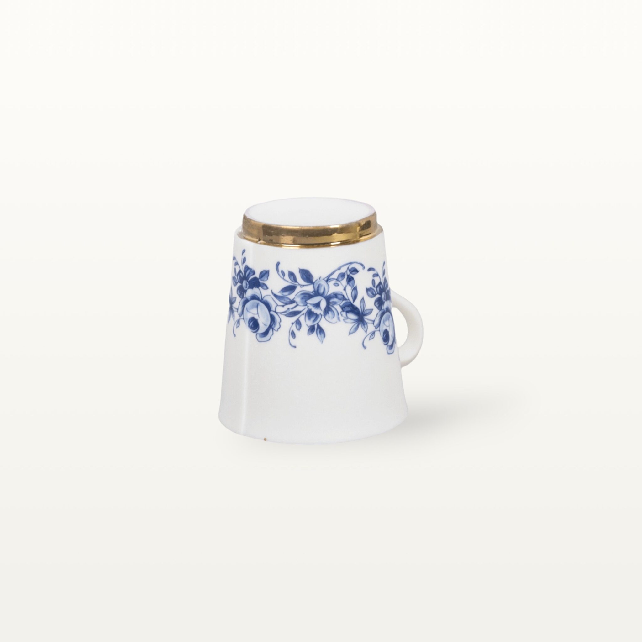 Kleine Porzellantasse mit Goldrand - Blumen 3 Kleine Porzellantasse mit Goldrand - Blumen – Bild 3