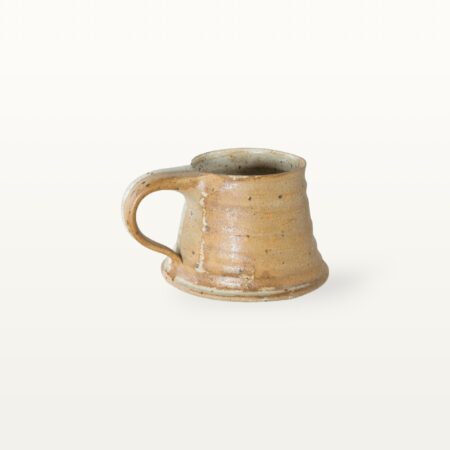 Alternative view of Erdige Keramiktasse mit breitem Fuß - weiß und braun