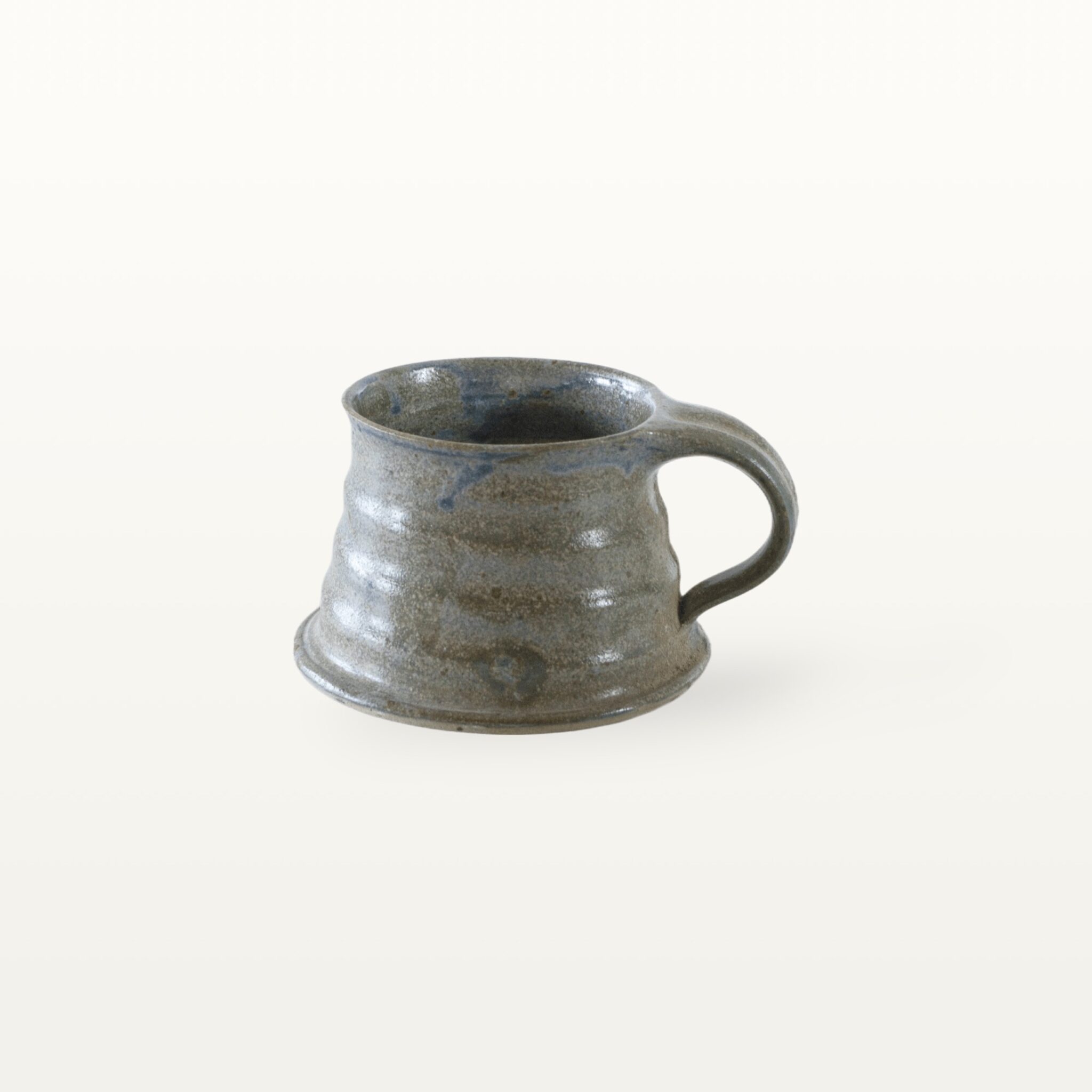 Erdige Keramiktasse mit breitem Fuß - blau 6