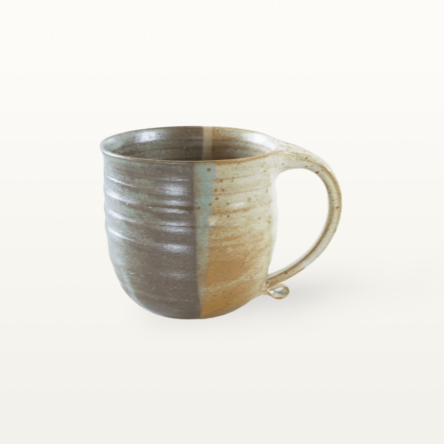 Große, natürliche Keramiktasse - weiß und blau