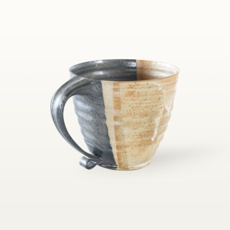 Alternative view of Große bauchige Tasse mit schmalem Fuß - weiß und schwarz