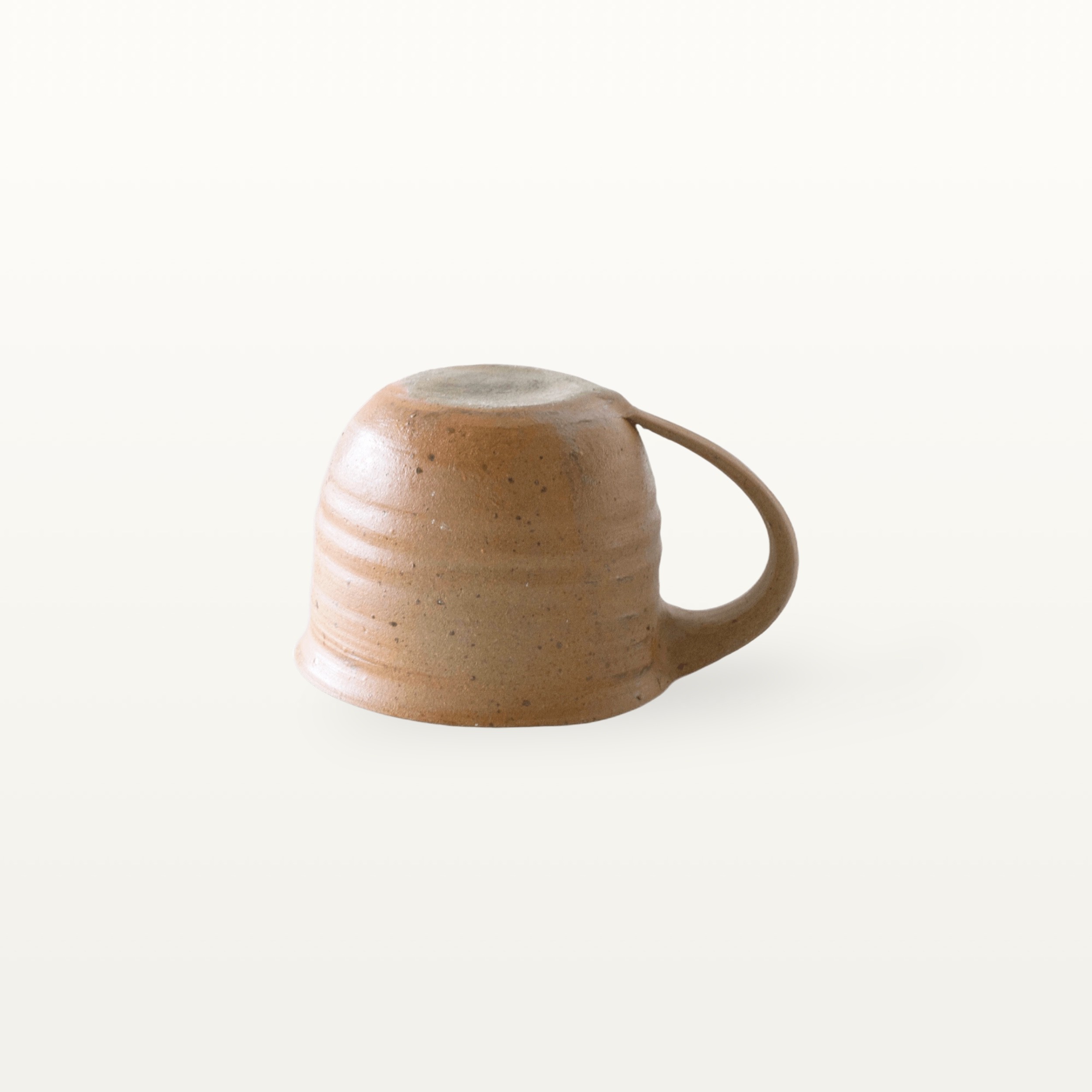 Flache, bauchige Tasse in rustikaler Optik - weiß und braun 5 Flache, bauchige Tasse in rustikaler Optik - weiß und braun – Bild 5