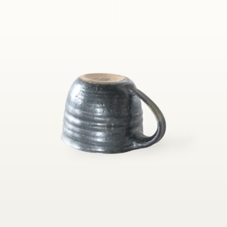 Flache, bauchige Tasse in rustikaler Optik - schwarz – Bild 5