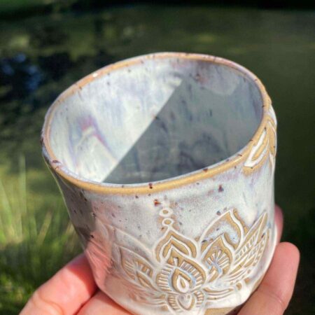 getöpferter Becher Lotus - Weiß 8 getöpferter Becher Lotus - Weiß – Bild 4
