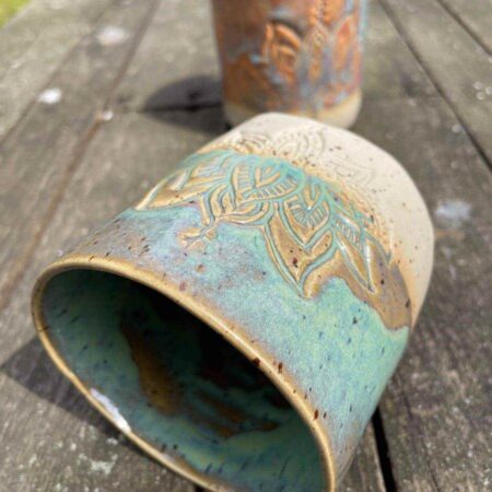 getöpferter Becher Lotus - Türkis – Bild 5