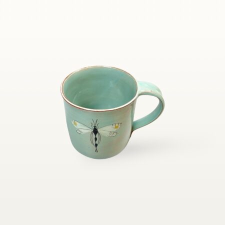 Salbeifarbener Kaffeepott mit Libellenmotiv 8 Salbeifarbener Kaffeepott mit Libellenmotiv – Bild 4