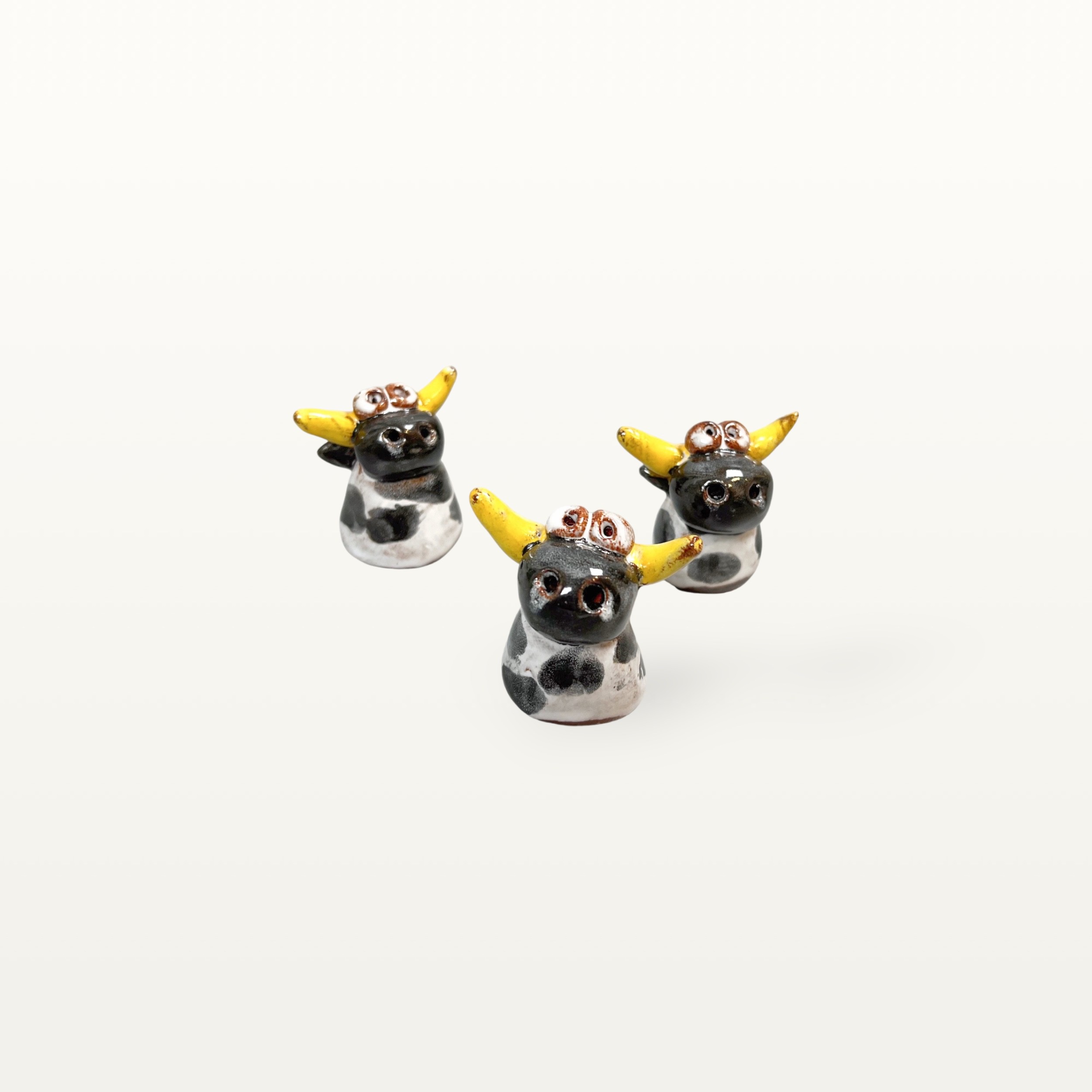 Alternative view of Kleine Stier Keramik Figuren