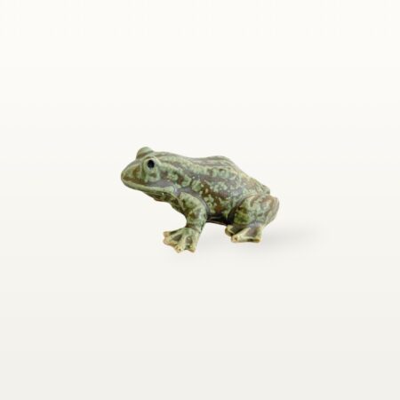 Naturnaher Keramik-Frosch für den Gartenteich