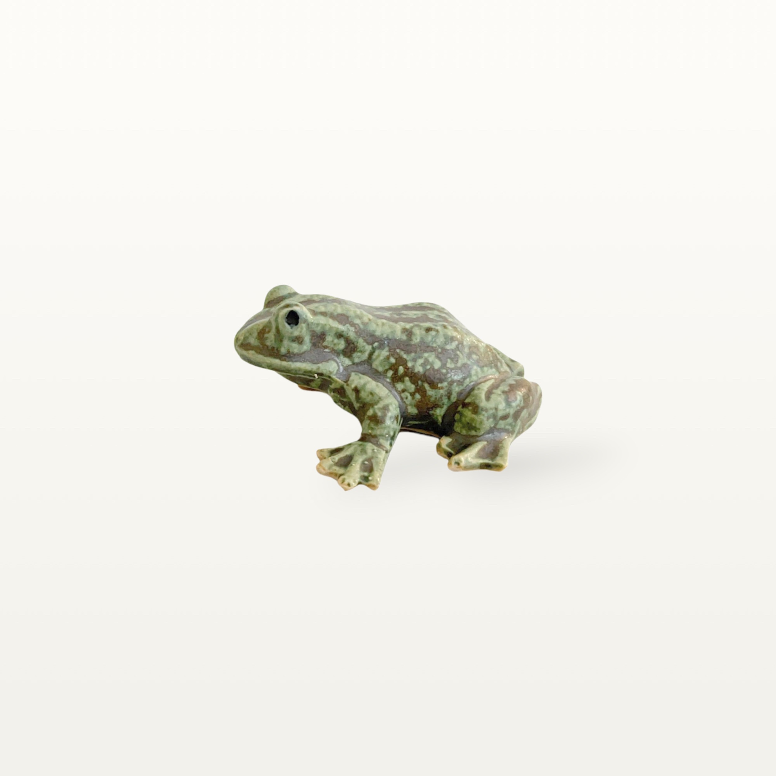 Naturnaher Keramik-Frosch für den Gartenteich 1 Naturnaher Keramik-Frosch für den Gartenteich