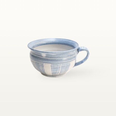 Bauchige Tasse "Feinstrich Blau" - breite Streifen