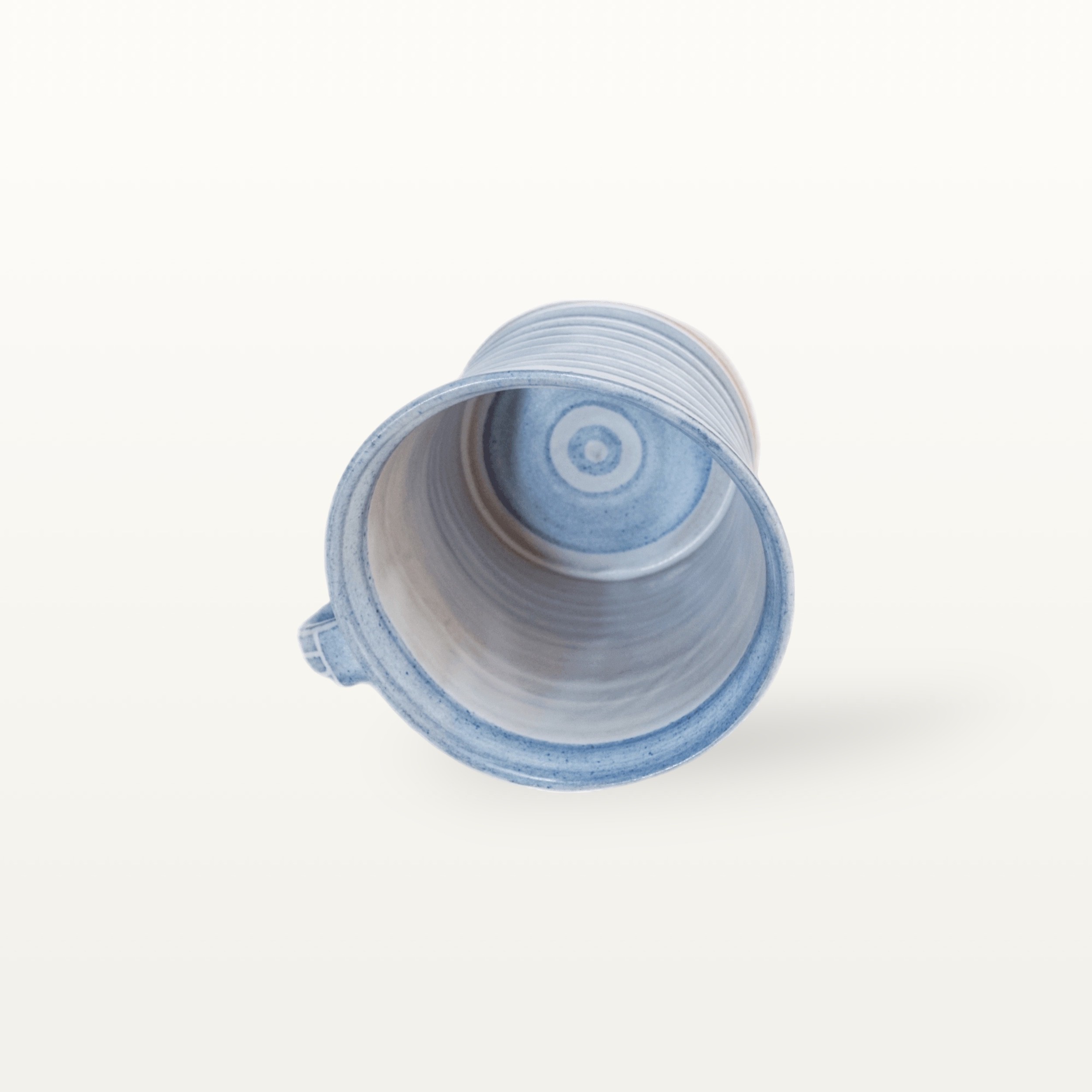 Alternative view of Konische Tasse "Feinstrich Blau" - geringelt
