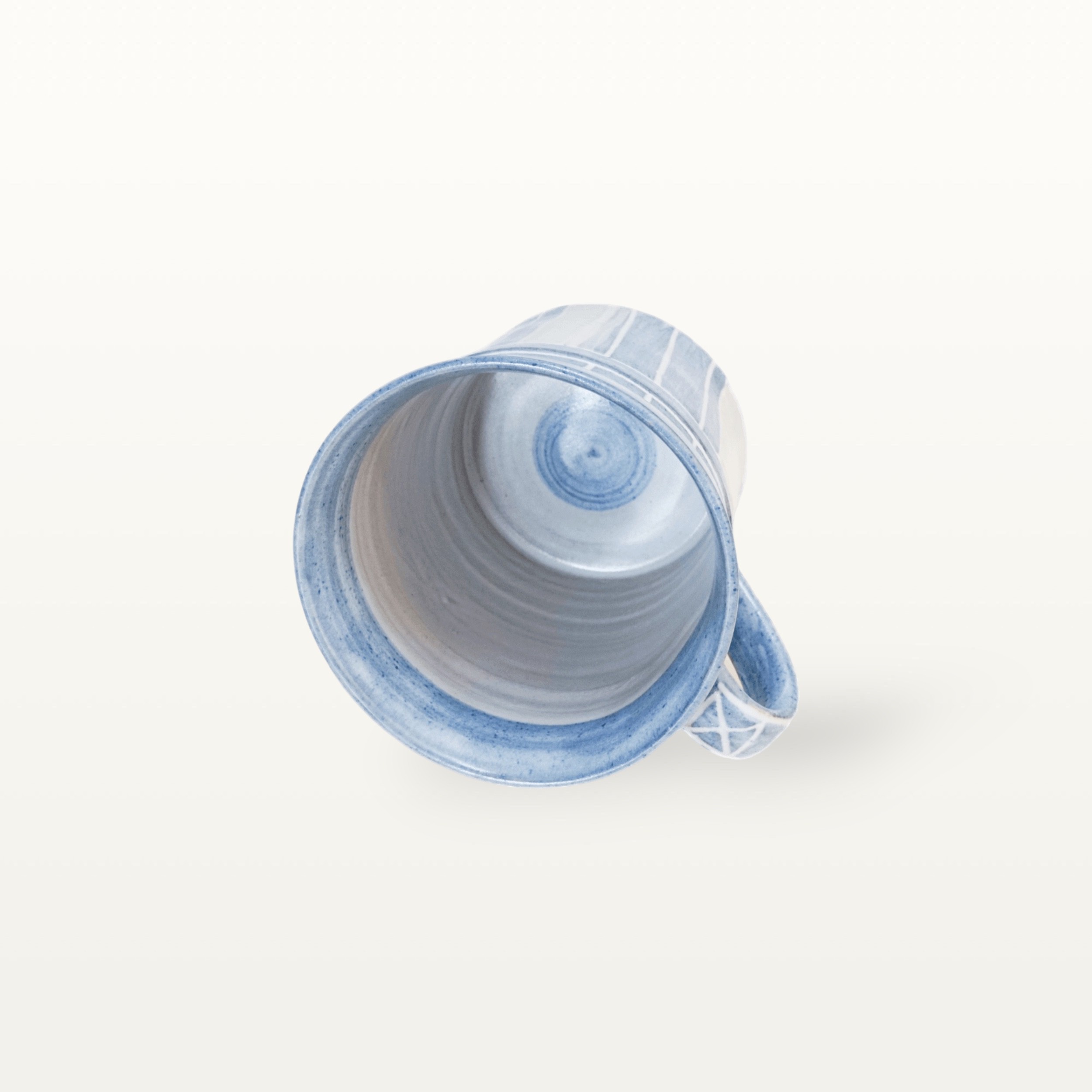 Alternative view of Konische Tasse "Feinstrich Blau" - breite Streifen
